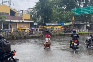 नाशिक शहरात पावसाची हजेरी, नागरिकांची मात्र उडाली तारांबळ